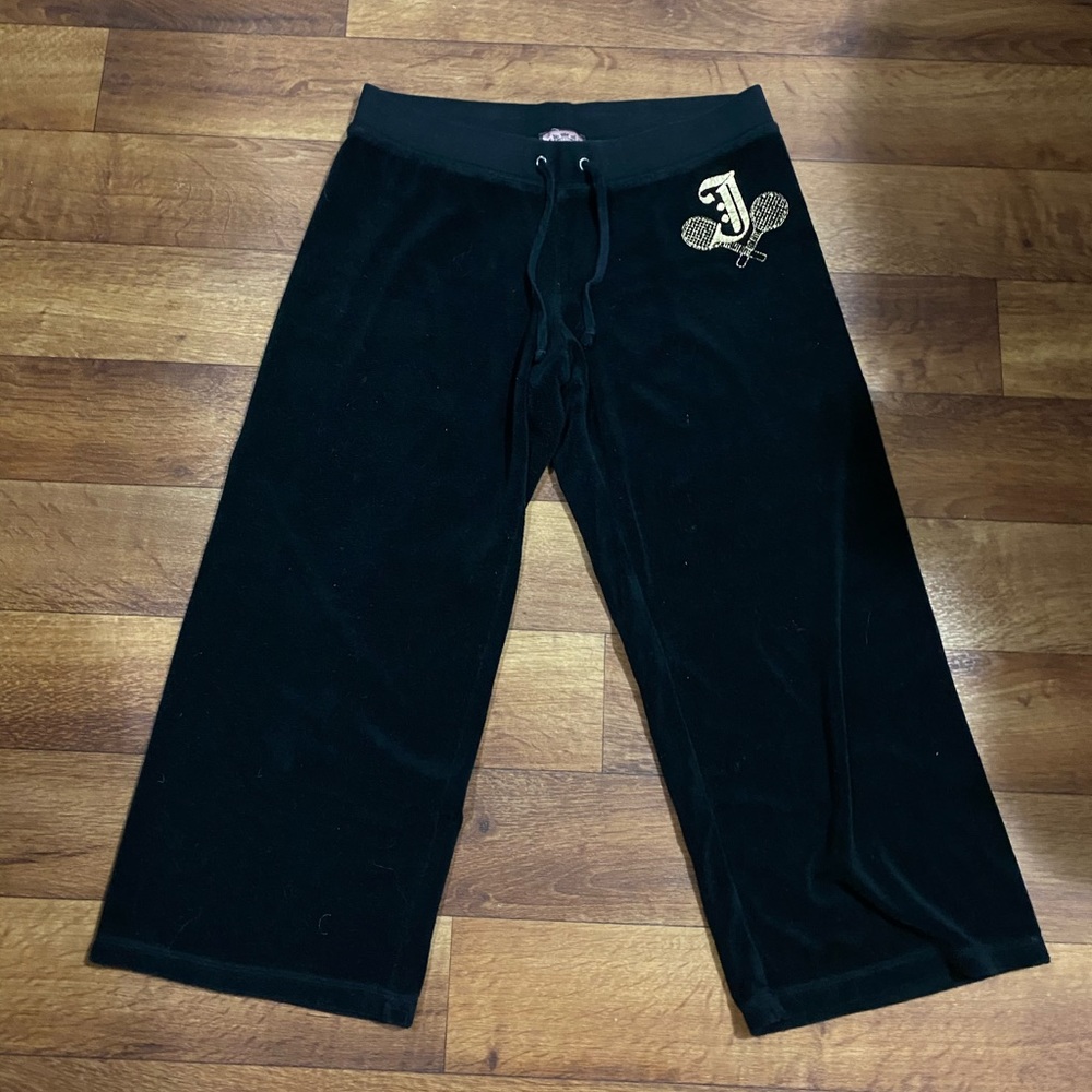 Velour capris in black